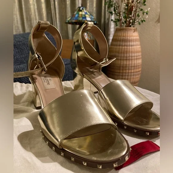 Valentino Garavani Nappa rockstud block heel slingback sandals in gold. - Picture 1 of 12